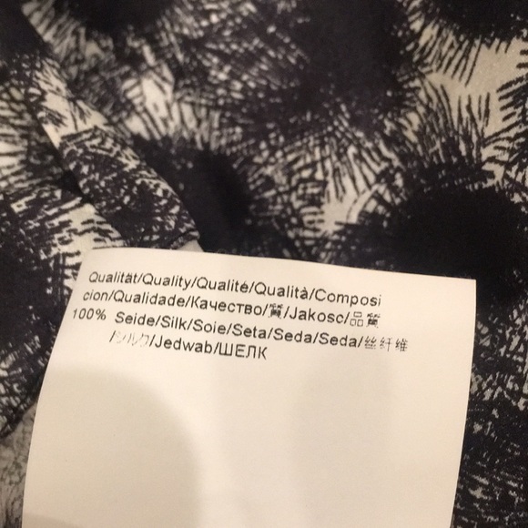 Hugo Boss Silk Black White Sleeveless Shirt - Picture 4 of 8